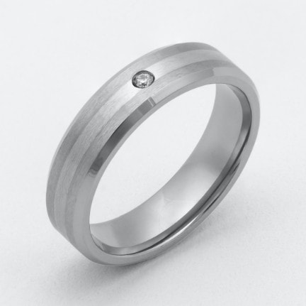 Titan oder Gold – welcher Ehering passt besser zu euch?